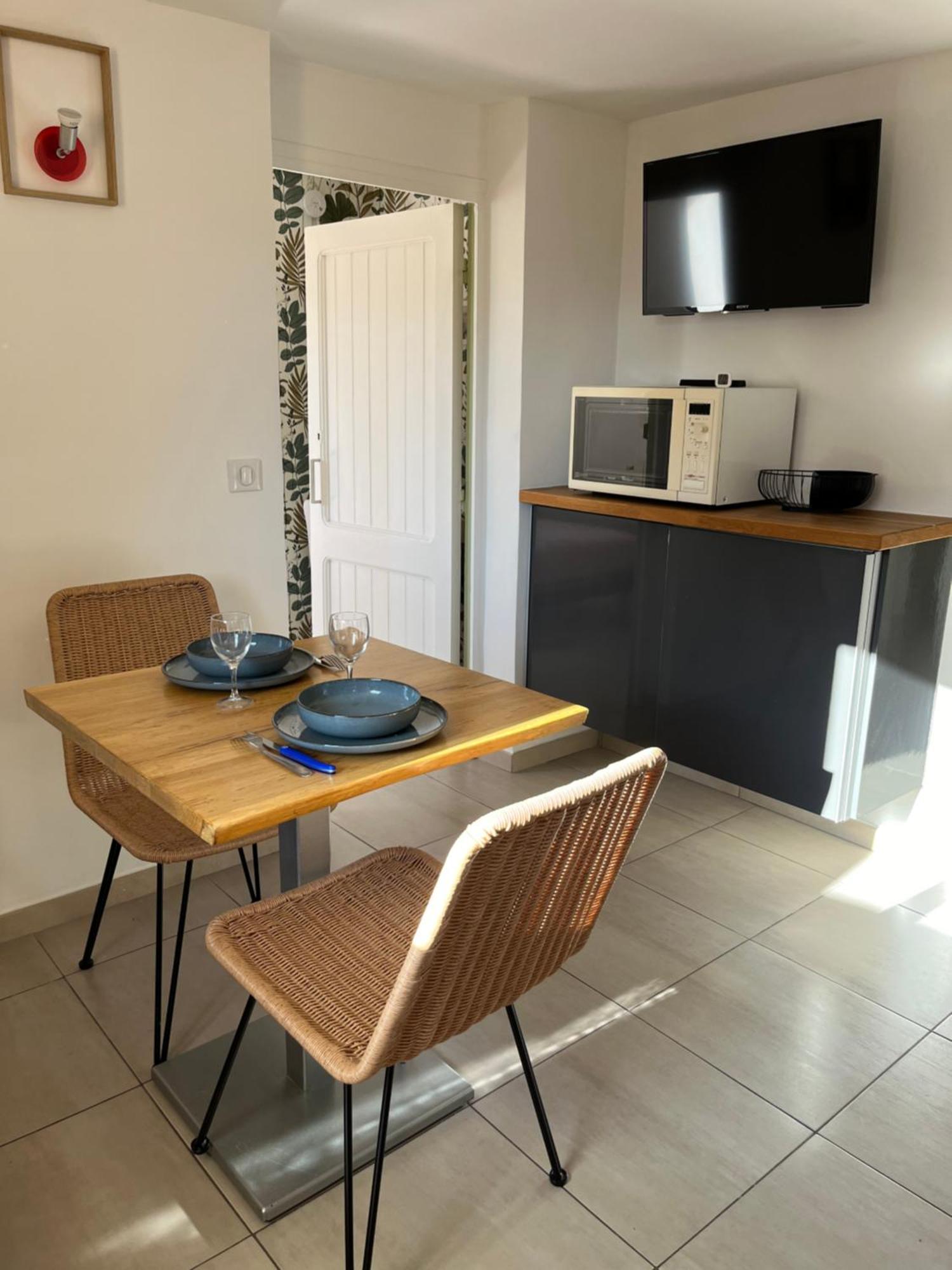 Appartement Deux Pieces Donnant Sur Un Jardin Antibes Exteriör bild